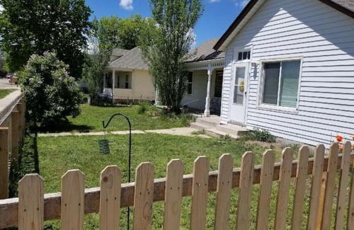 Cheyenne House | 500/502 W 23rd St