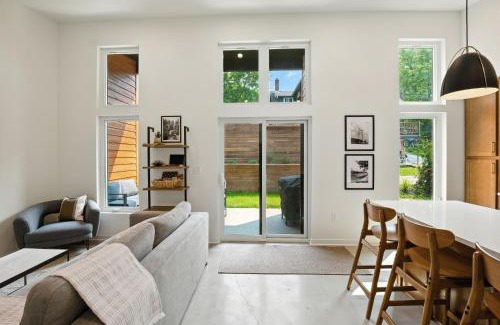 Thiensville House | 500 House - Unit C townhouse