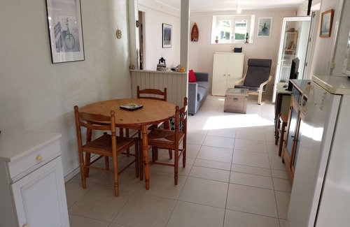Saint-Quay-Portrieux Villa | 500 m from the sea apartment 75 m2 first floor in villa with large garden