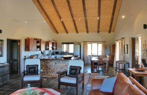 De Rust Ski Chalet | 500 m² Chalet ∙ 5 bedrooms ∙ 10 guests