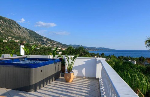 Diasella Resort | 500 m² Resort ∙ 6 bedrooms ∙ 15 guests