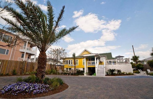Savannah Beach Apartment | 500 m² Serviced apartment ∙ 3 bedrooms ∙ 10 guests