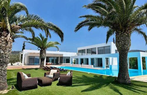 Ermionida Villa | 500 m² Villa ∙ 6 bedrooms ∙ 13 guests