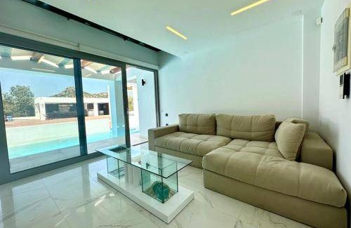 Ermionida Villa | 500 m² Villa ∙ 6 bedrooms ∙ 13 guests
