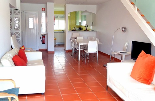 Olhos D'Agua House | 500 METERS FROM THE BEACH - DETACHED VILLA WITH POOL, GARDEN.