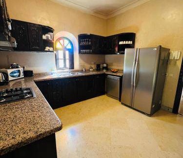 Sidi Abdallah Ghiat Resort | 5000 m² Resort ∙ 5 bedrooms ∙ 14 guests