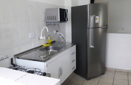 Enseada Apartment | 500m da Praia, BIWA Edifício com Piscina, 1garagem, WI-FI, Portaria 24hs, churrasqueira, playground, jardim, Centro do Guarujá, SP