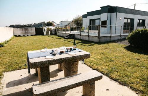 Plouneour-Brignogan-Plages House | 500m de la mer, maison moderne avec jardin pour 4