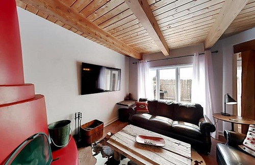 Northeast Santa Fe House | 501 Rio Grande Ave F2