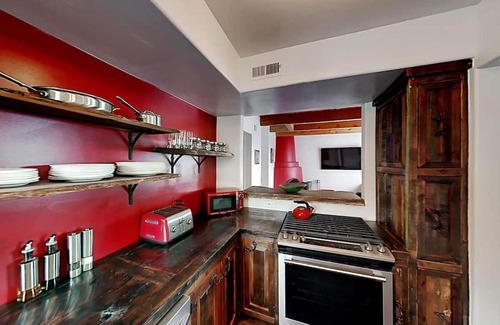 Northeast Santa Fe House | 501 Rio Grande Ave F2