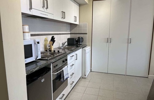 Perth Central Business District Apartment | 501 Sky High CBD Style with Parking+Pool