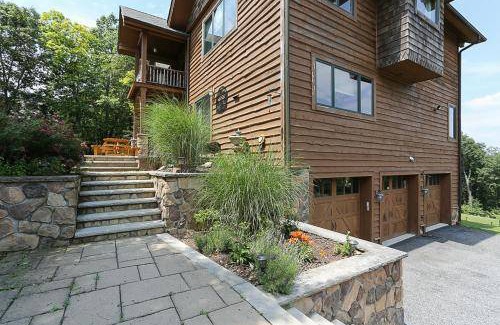 Beemerville House | 502 m² House ∙ 6 bedrooms ∙ 16 guests