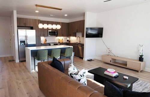 Amarillo Apartment | 5020 PLace - Luxury Apartment