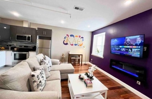 Logan Square Apartment | 504 Luexy 1BDR apt in center city