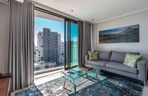 Sea Point Apartment | 504 The Cosmopolitan.... Views and luxury.