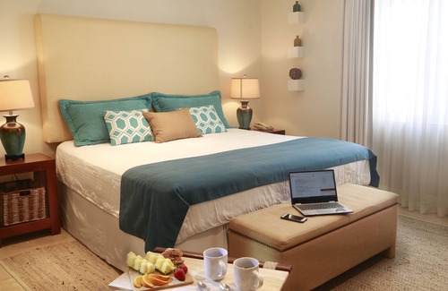 Cabezas Villa | 5091 3 Bedroom, Ocean Front Las Casitas Village