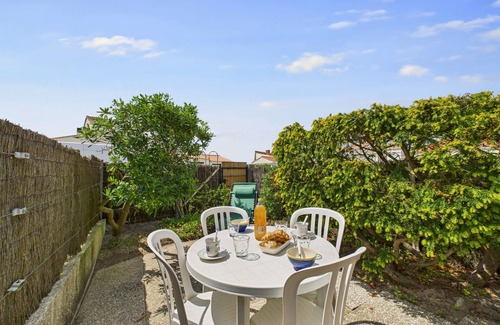 Longeville-sur-Mer Apartment | 50m from beach - Apartment for 5 - Terrace
