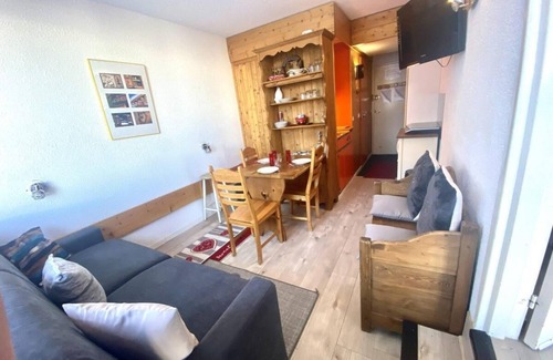 Arc-1800 Apartment | 50m from resort center, 2nd floor, view mountain, tv, 24m², Les Arcs