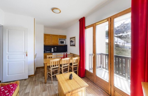 Valmeinier Apartment | 50m from shops, swimming pool, ski locker, 32m², Valmeinier