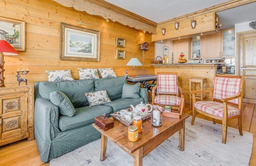 Tignes le Lac Apartment | 50m from ski slopes, 7th floor, view lake, balcony, tv, ski locker, 55m², Tignes