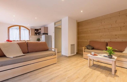Briancon Apartment | 50m from ski slopes, balcony, tv, ski locker, 77m², Serre Chevalier