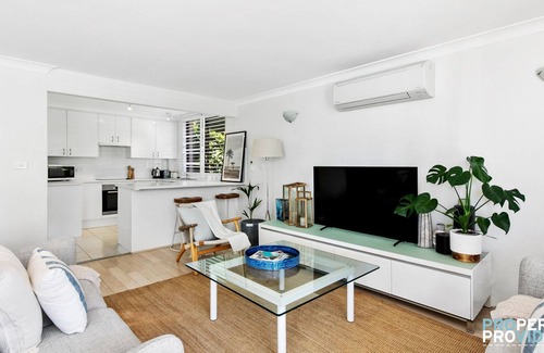 Manly Apartment | 50m to Manly beach - 3 bedrooms + pets welcome