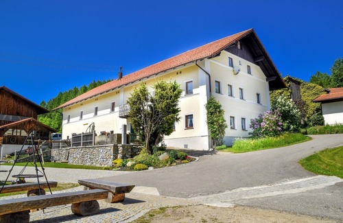 Eggersberg Apartment | 50sqm vacation apartment on a farm with lots of animals