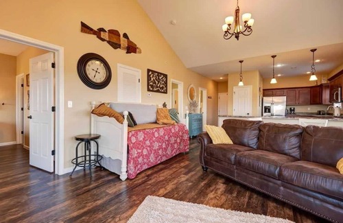 Indian Point Condo | 51-13 Lake Escape Penthouse Elevator Close to SDC with Indoor/Outdoor Pools 2 Sp