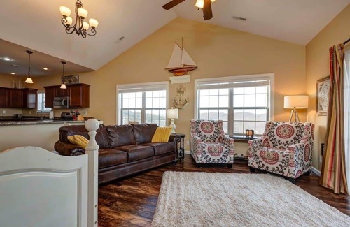 Indian Point Condo | 51-13 Lake Escape Penthouse Elevator Close to SDC with Indoor/Outdoor Pools 2 Sp