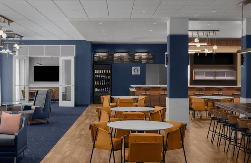 Hillcrest Hotel | 51 m² Hotel ∙ 6 guests