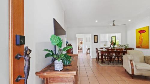 Port Douglas House | 51 Reef Street Port Douglas
