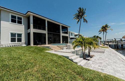 Caloosahatchee House | 510 m² House ∙ 6 bedrooms ∙ 20 guests