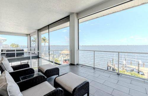 Caloosahatchee House | 510 m² House ∙ 6 bedrooms ∙ 20 guests