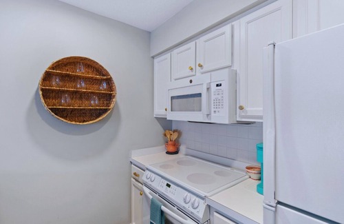 Sunset Beach Condo | 510 One bedroom beach/golf condo with indoor/outdoor pools and 3 1/2 Miles to Sunset Beach