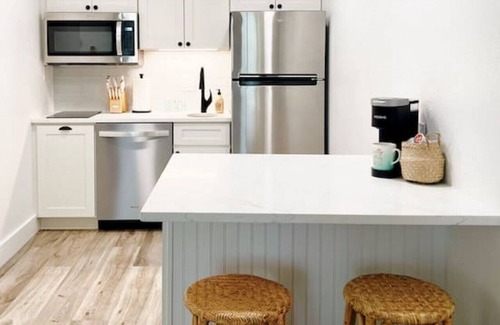 Ruskin Condo | 516- Sea Salt Retreat: FULL RENOVATION! Little Harbor Beach Resort, 2 min walk to beach! Sleeps 4!