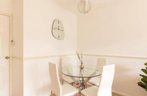 Redhill Apartment | 52 m² Apartment ∙ 2 bedrooms ∙ 5 guests