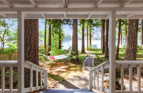 Fall City Cabin | 52 m² Cabin ∙ 2 guests