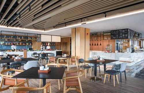 Zhuhai Gongbei Hotel | 52 m² Hotel ∙ 5 guests