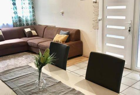 Malyi House | 52 m² House ∙ 2 bedrooms ∙ 6 guests