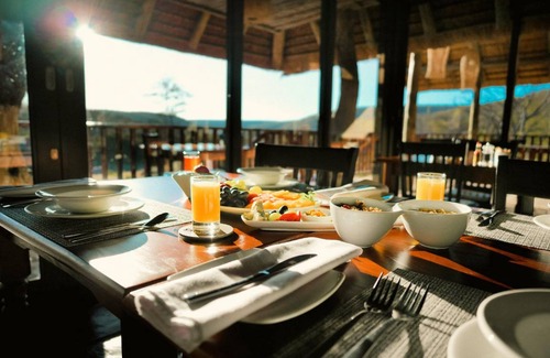 Vaalwater Cabin | 52 m² Lodge ∙ 2 bedrooms ∙ 4 guests
