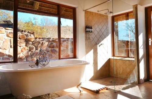 Vaalwater Cabin | 52 m² Lodge ∙ 2 bedrooms ∙ 4 guests