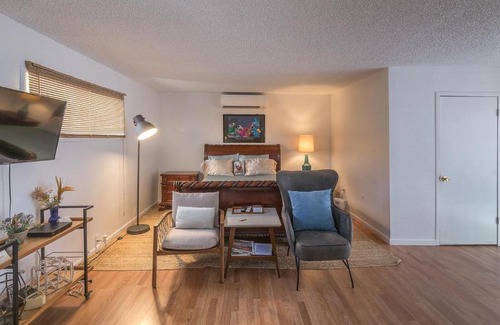 Mariposa House | 5208 Pine Street