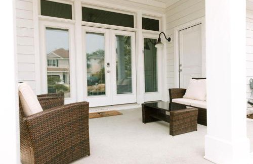 Northeast Virginia Beach House | 527 The Cape Henry House