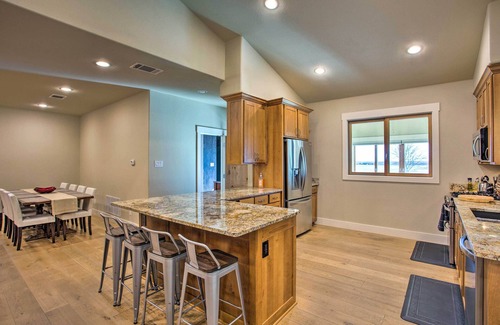 Sanger House | 53-Acre Ranch w/Stalls: Expansive Sanger Retreat