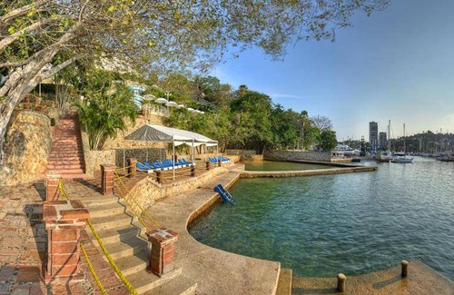 Caleta Hotel | 53 m² Hotel ∙ 127 guests