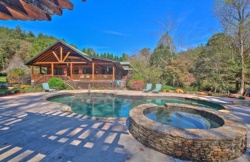 Cherry Log Cabin | 530 m² Cabin ∙ 6 bedrooms ∙ 18 guests