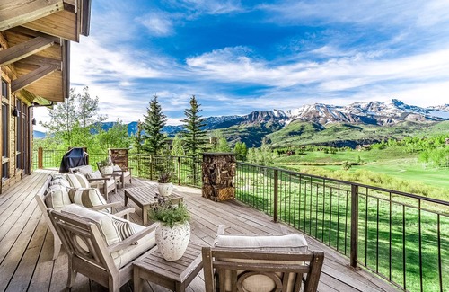 Mountain Village House | 531 m² House ∙ 5 bedrooms ∙ 16 guests