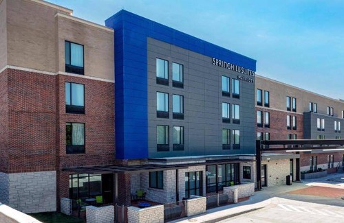 West Plaza Hotel | 54 m² Hotel ∙ 127 guests