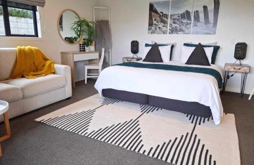 Westshore Apartment | 54 on Charles at Westshore NAPIER