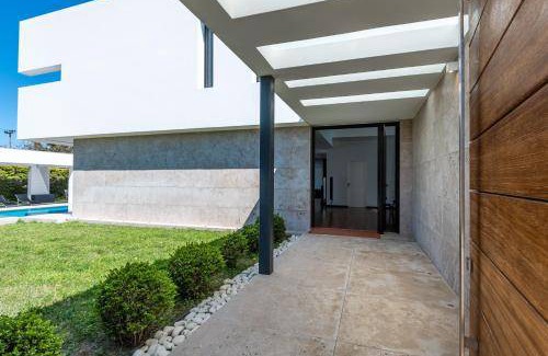 Kos Villa | 540 m² Villa ∙ 4 bedrooms ∙ 8 guests